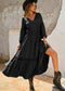 Vestido negro con volantes estilo bohemio
