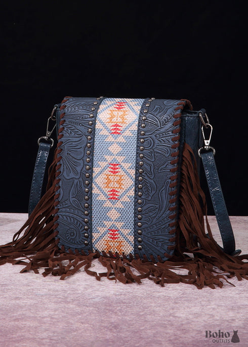 Bolso de hombro bohemio de cuero tallado