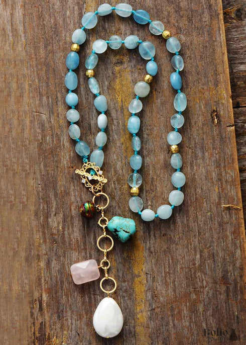 Collar bohemio, collar mala, aguamarina azul, dije de rosa, lazo elegante