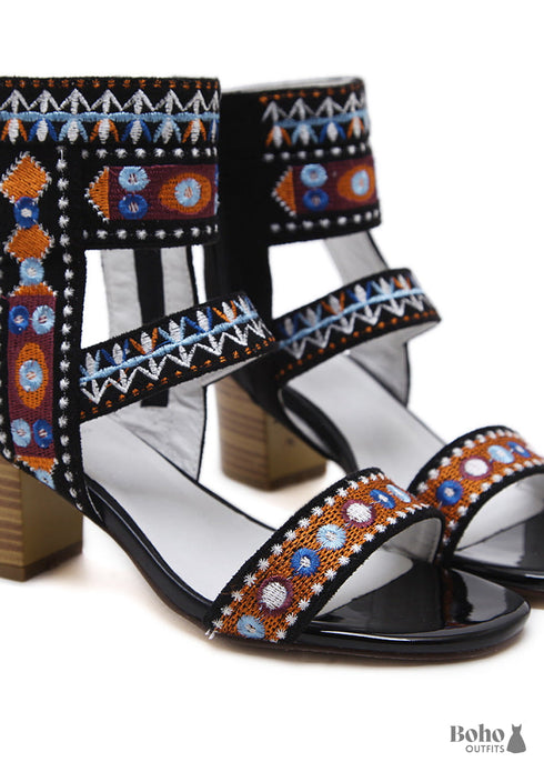 Nuevas sandalias bordadas bohemias