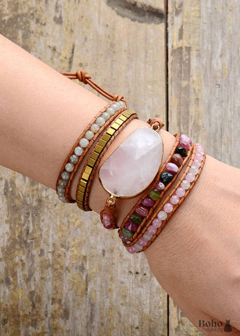 Pulsera Boho de 5 capas de cuero, piedra natural y turmalina rosa.
