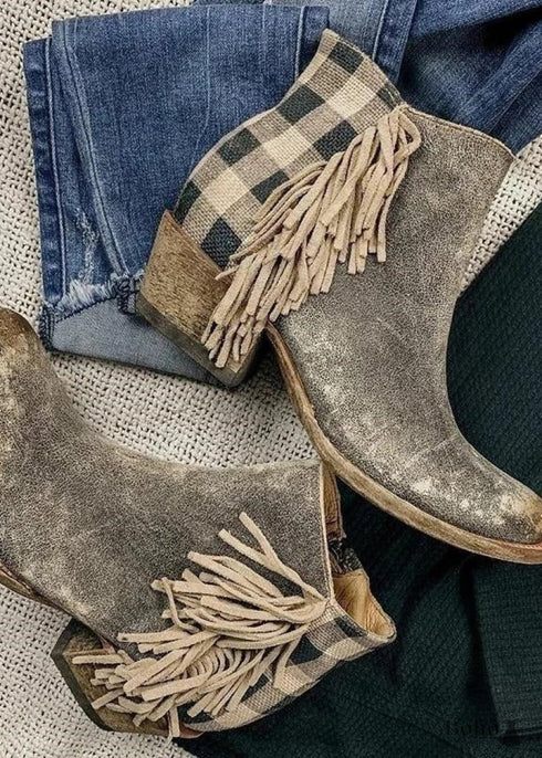 Botas con flecos estilo boho chic