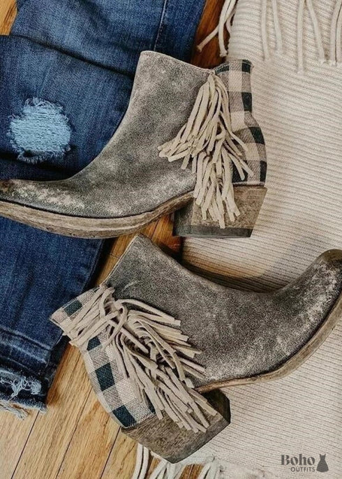Botas con flecos estilo boho chic