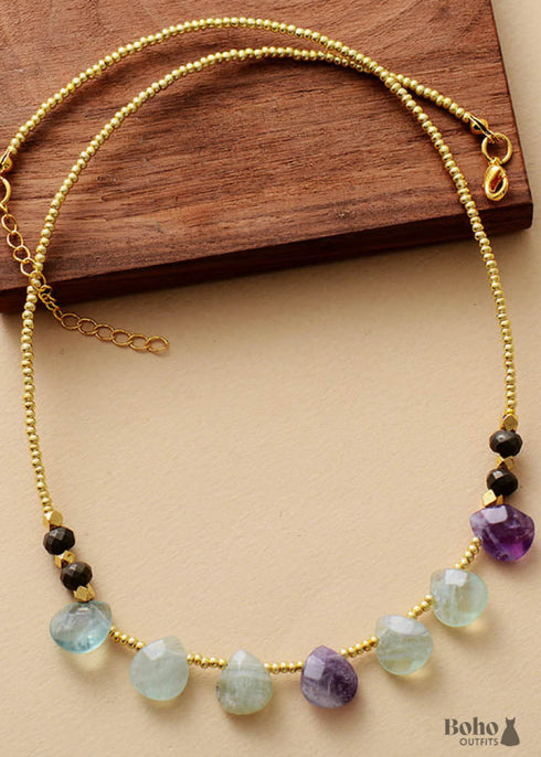 Collar bohemio de amazonita azul y cuentas de cuarzo rosa.