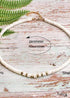 Collar bohemio de cauri de concha natural en blanco