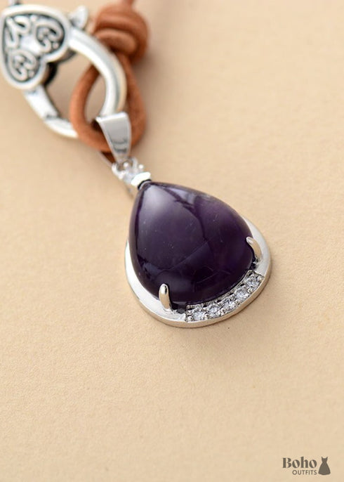 Collar bohemio con colgante de lágrima de amatista morada