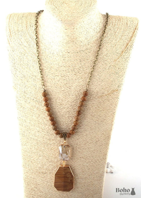 Collar bohemio de latón antiguo con piedra de amazonita verde y vidrio.