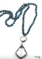 Collar bohemio de latón antiguo con piedra de lava y cristal.