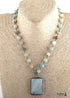 Collar bohemio de jade y amazonita RH con piedra natural verde cuadrada.