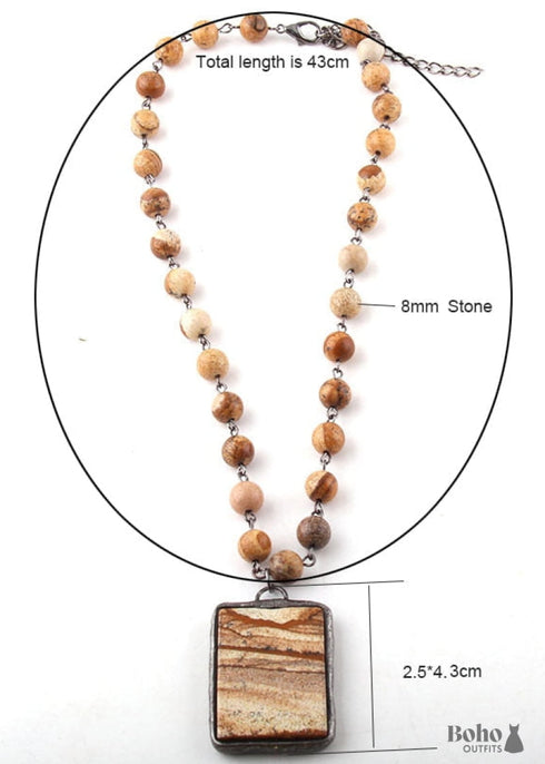 Collar bohemio de jade y amazonita RH con piedra natural verde cuadrada.