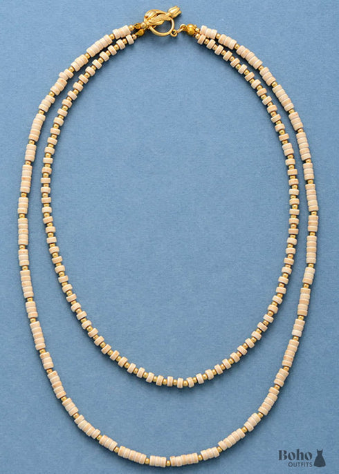 Collar bohemio con turquesas de dos capas.