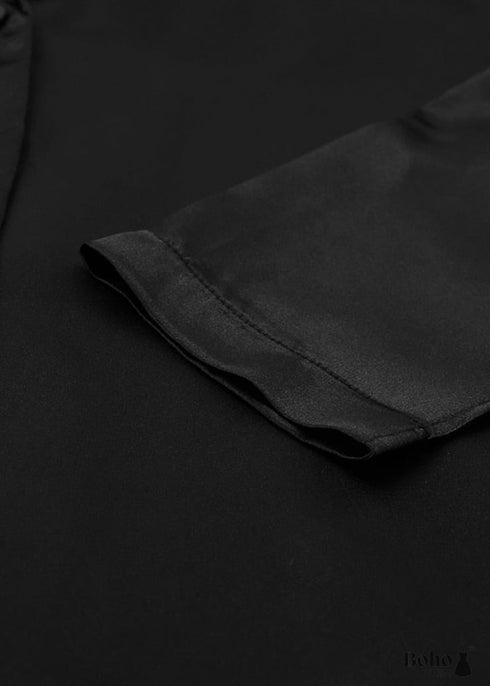 Pijama bohemio de satén Corinne en negro.