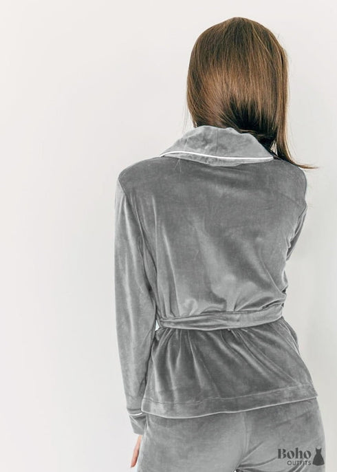 Pijama bohemio, conjunto de pijama de terciopelo Denise en gris y rosa.