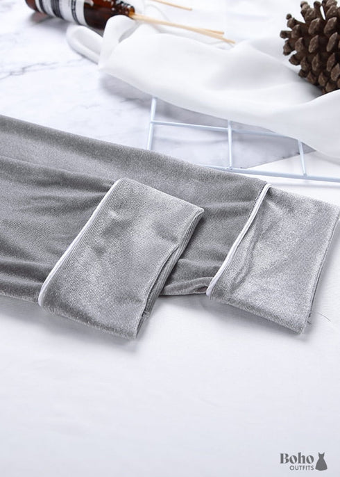 Pijama bohemio, conjunto de pijama de terciopelo Denise en gris y rosa.