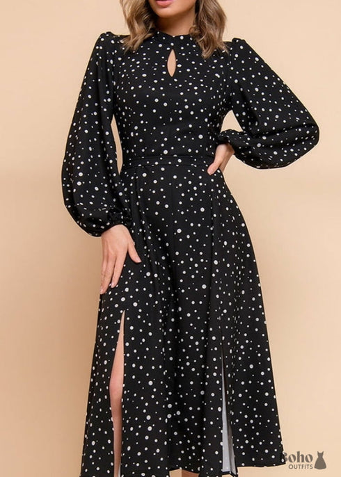 Vestido negro de manga larga con lunares