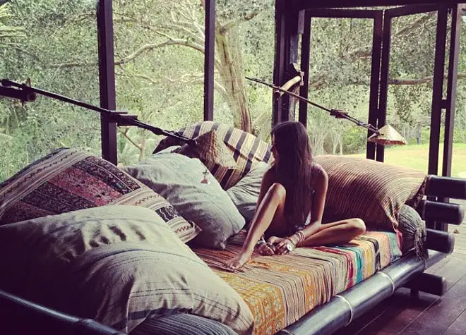 How do you live a bohemian lifestyle?